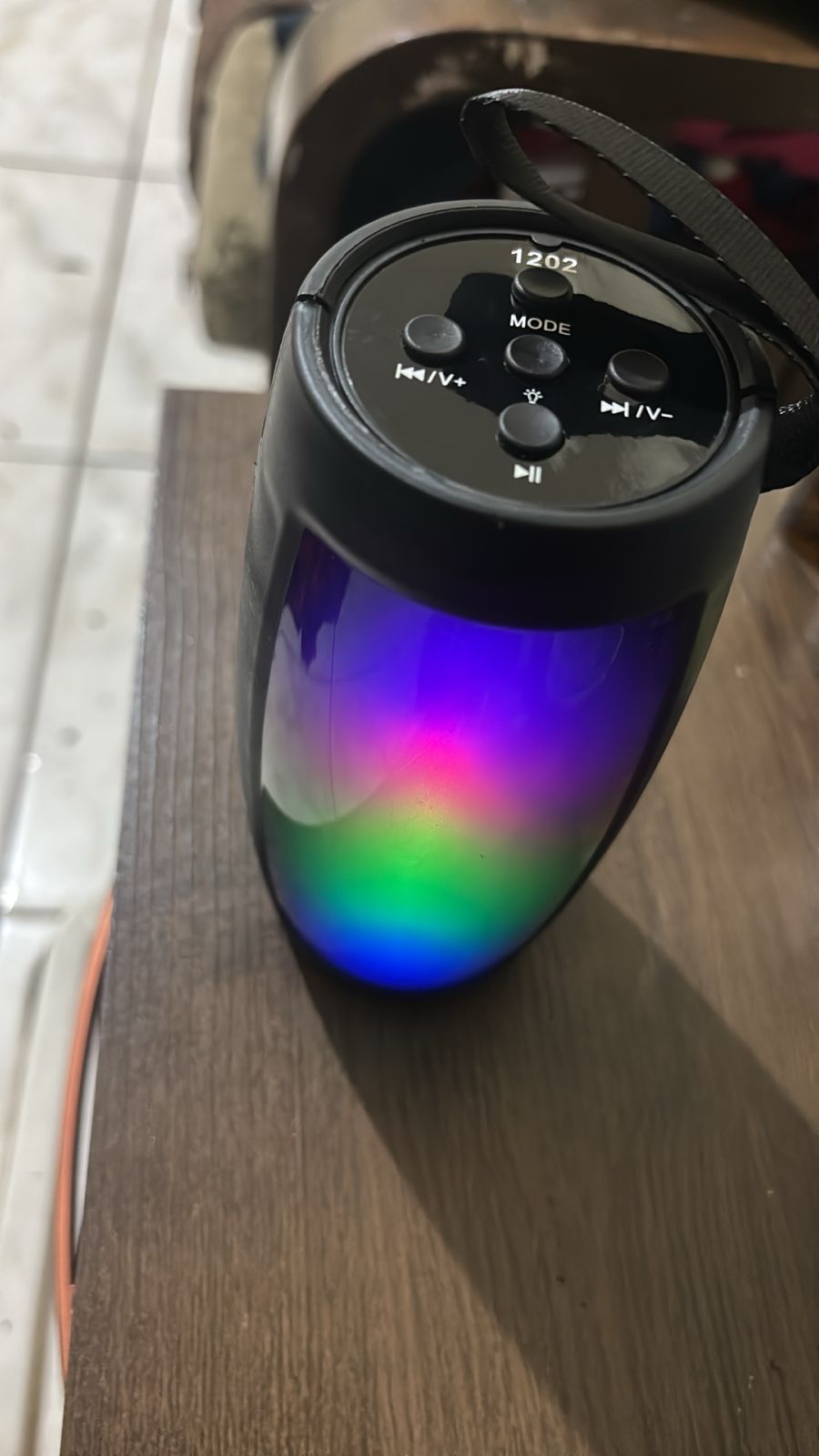 Parlante a blutuee y luz led